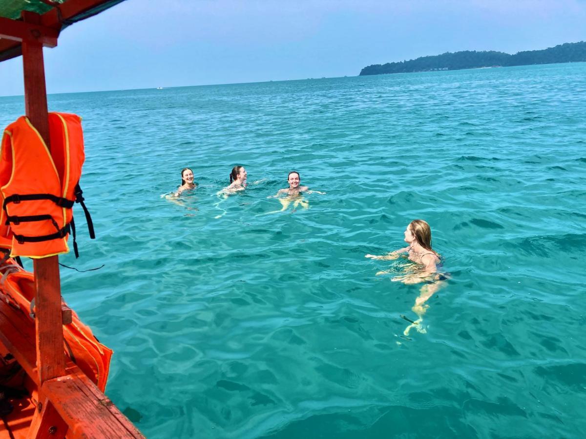 Хостел Lucky Sun Saracen Bay Ко-Ронг-Самлоем Екстер'єр фото